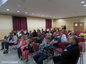 Otvoritev defibrilatorja (15)